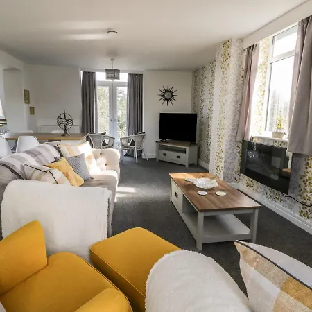 Manor Heath - The Penthouse Apartment Scarborough
