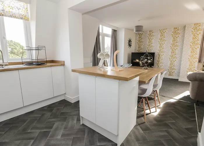 Апартаменты Manor Heath - The Penthouse *